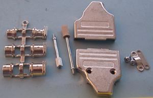 MH CONNECTORS 15ピンDサブフード 亜鉛製 30°標準