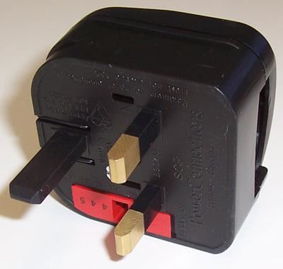 POWERCONNECTIONS EU Schuko auf UK Adapterstecker, 3A, Schwarz (nicht geerdet)