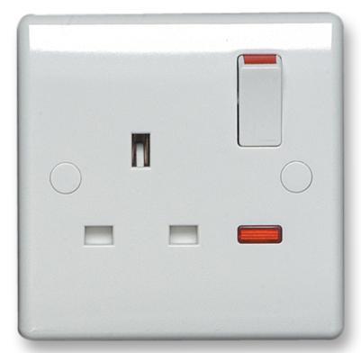 BG - 1-fach Steckdose mit Neon, 13A, weiß