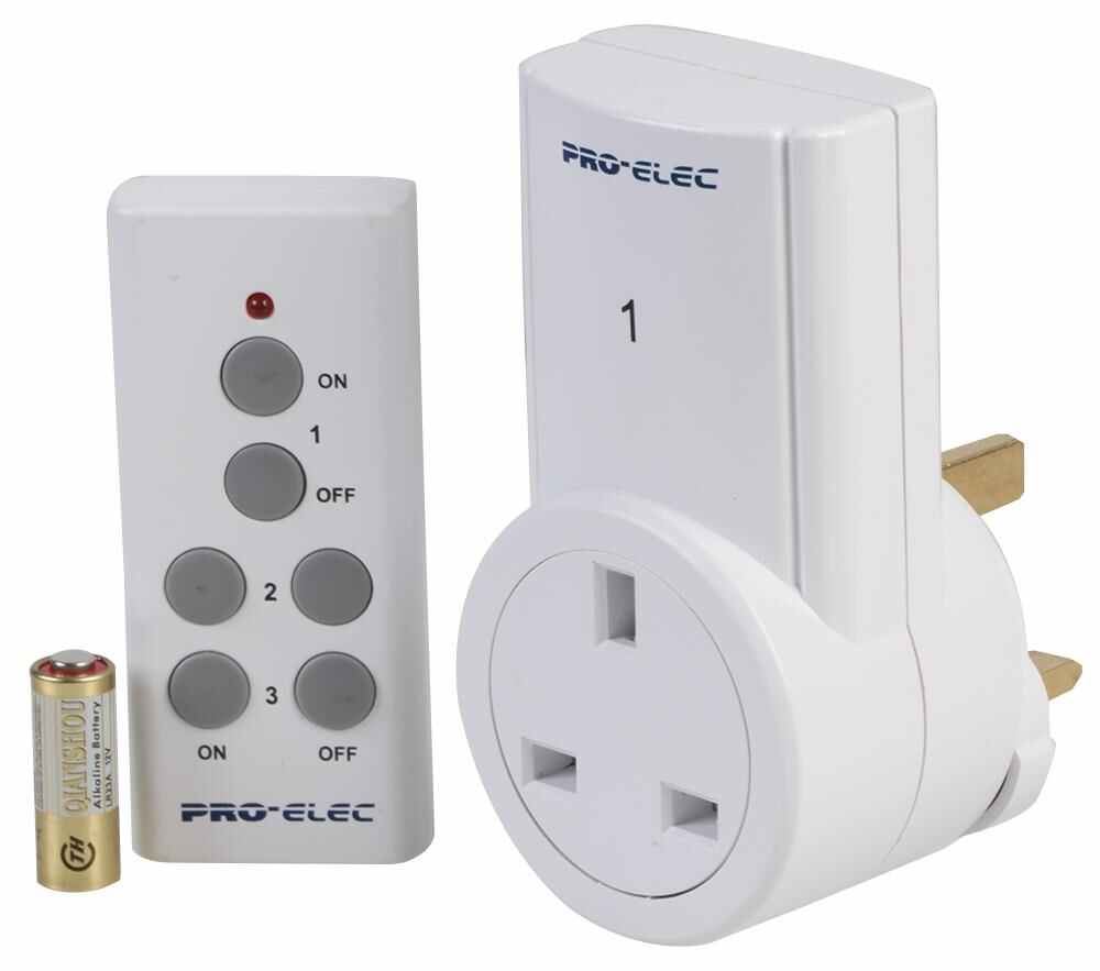 PRO ELEC Tomada com Comando à Distância e Telecomando 30m